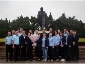 党建百年 勇攀高峰